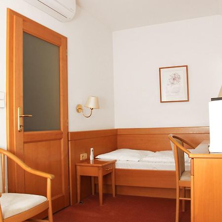 Penzion Budvarka Hodonín Buitenkant foto