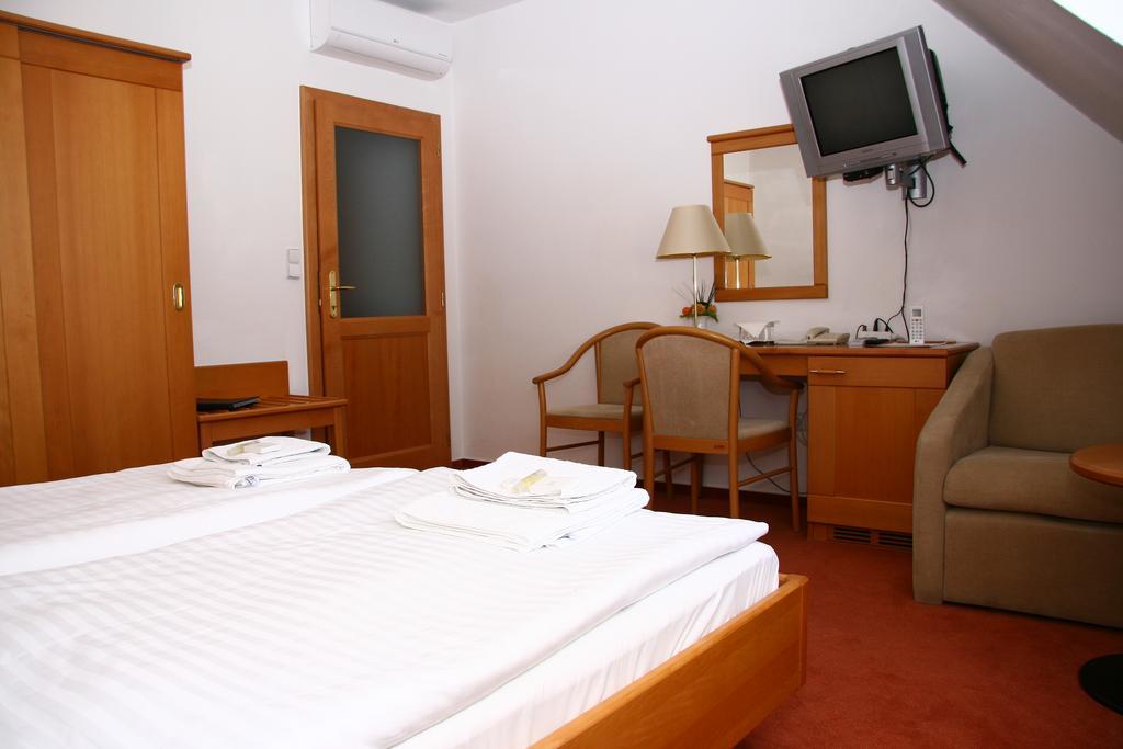 Penzion Budvarka Hodonín Buitenkant foto